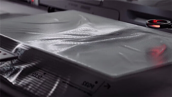 华硕新款32寸显示器上市：4K 240Hz OLED屏首发8499元