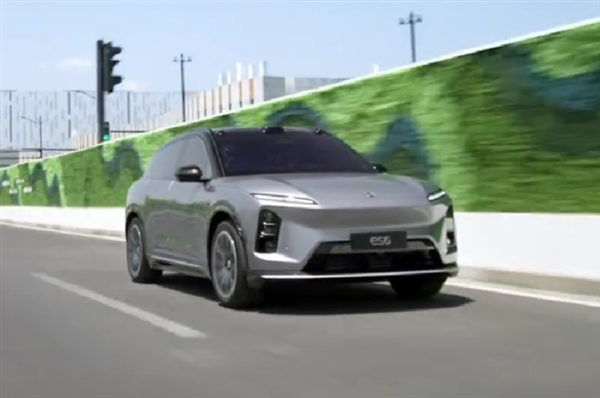 蔚来车主雨夜高速110km/h时速睡着触发紧急自主靠边停车 李斌：辅助驾驶不是自动驾驶