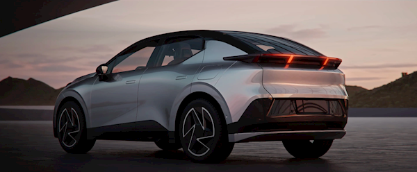 领克Z20极限测试：飞坠百米悬崖 电池无火无烟