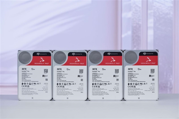 首款30TB硬盘！希捷酷狼Pro 30TB图赏