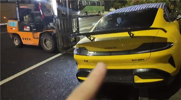 女网红开小米SU7 Ultra出事故 原车主披露更多后续：实惨