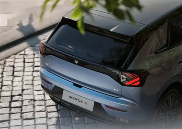 10万级纯电小车再添一员！极狐T1官图发布：8月下旬预售