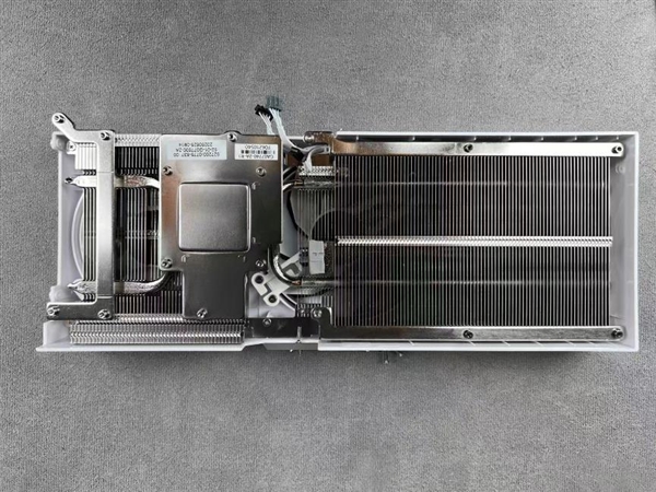 影驰RTX 5050圣刃OC评测：1080P入门战神