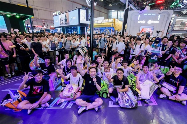 华硕主板撼动BW2025 ROG玩+乐园引玩家狂欢