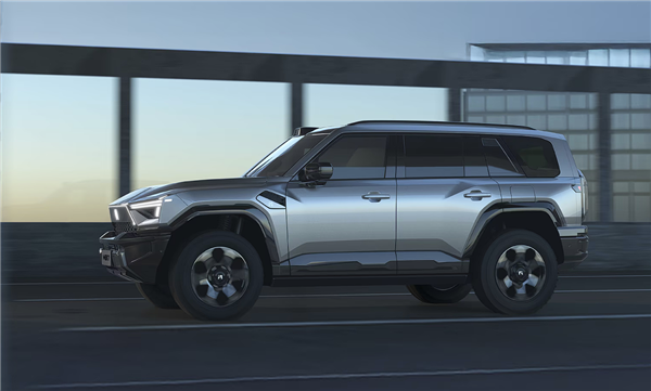 华为座舱、智驾上车！硬派越野东风猛士817开卖：32.99万起