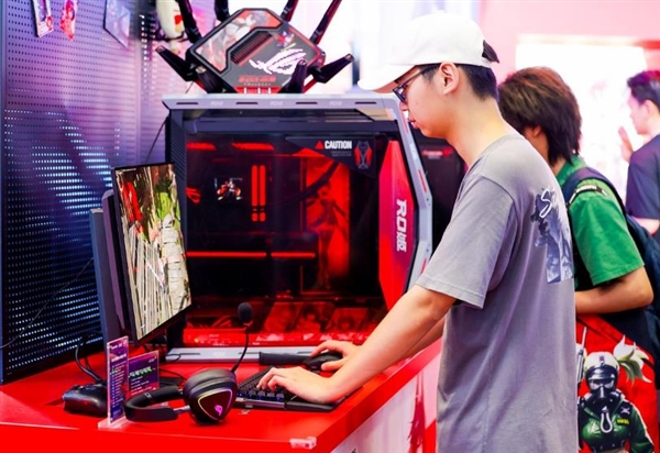 华硕主板撼动BW2025 ROG玩+乐园引玩家狂欢
