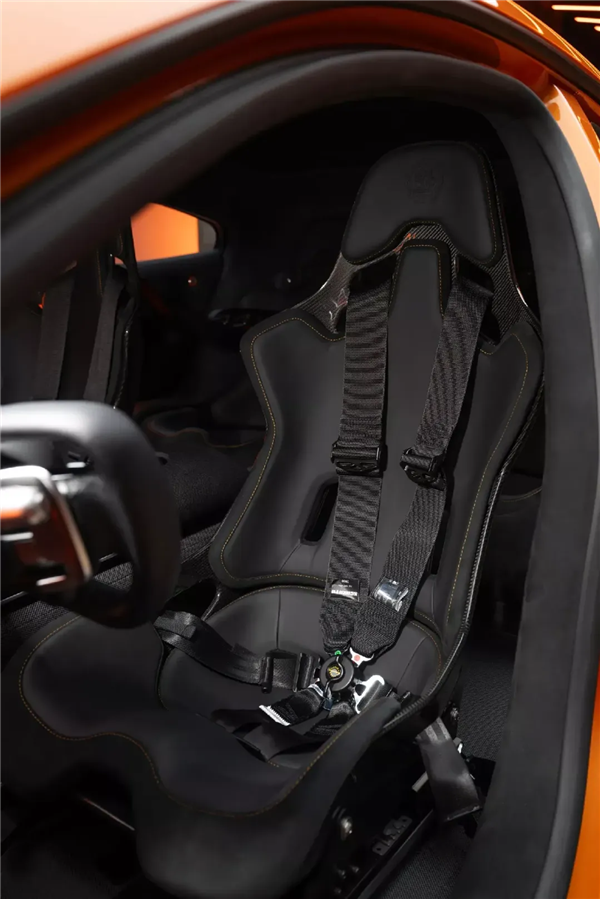 奔驰的新概念车 丑得很难评