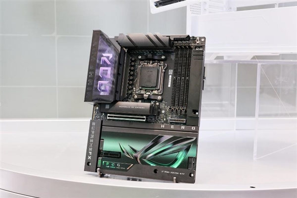 华硕主板撼动BW2025 ROG玩+乐园引玩家狂欢