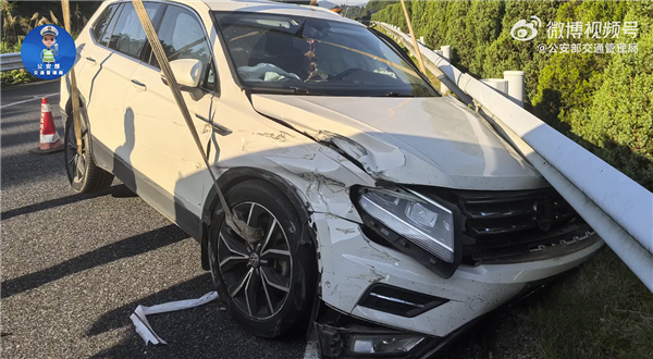 疲劳驾驶要不得！一车起飞失败、一车卡进护栏