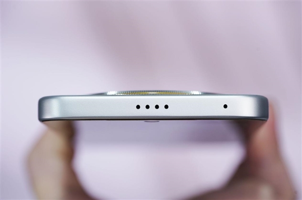 史上最大电池手机！荣耀X70图赏