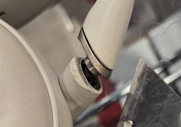 索尼多事之秋!手机才刚停售:1000XM6耳机又曝断轴问题 索尼多事之秋!手机才刚停售:1000XM6耳机又曝断轴问题