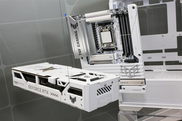 华硕主板撼动BW2025 ROG玩+乐园引玩家狂欢