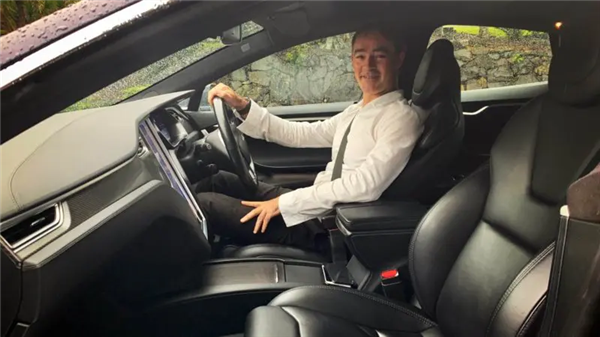 服了！到底有多少人觉得单踏板只有一个踏板