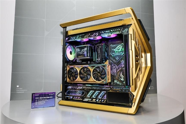 华硕主板撼动BW2025 ROG玩+乐园引玩家狂欢