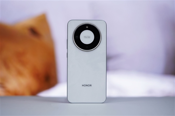 史上最大电池手机！荣耀X70图赏