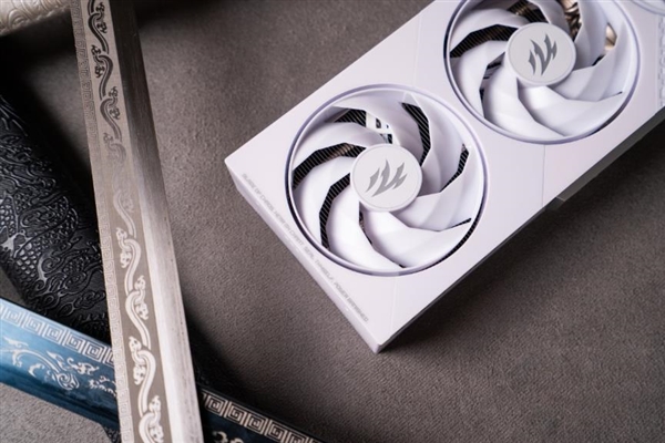 影驰RTX 5050圣刃OC评测：1080P入门战神