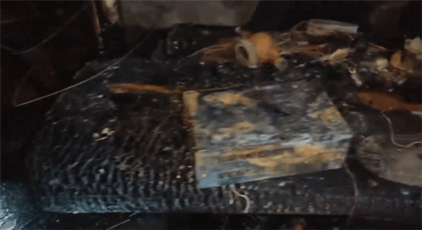 三轮车蓄电池入户充电 凌晨3点突然起火