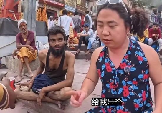韩国博主男扮女装印度旅行为验证“女性旅行危险论”：结果尴尬了