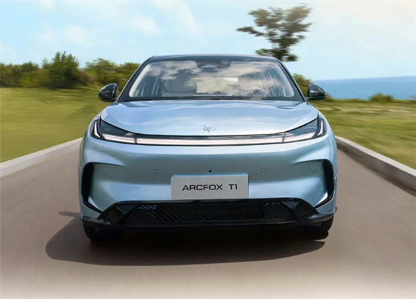 6.88万起有爆款潜力！极狐T1预售2小时订单达11068台