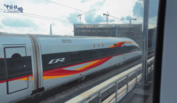 双龙竞速！复兴号“狂追”和谐号场面来了 网友直呼过瘾