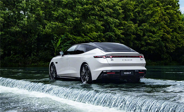 19.2万起 领克中大型插混轿车10 EM-P预售：全系四驱+激光雷达