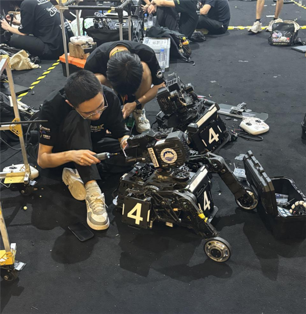 一个比赛 成了十万工程师改变世界的第一步