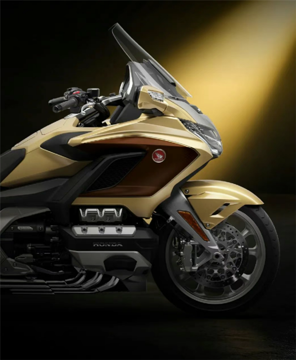 1800cc水平对置6缸机！本田金翼50周年纪念版上市：至高40.88万