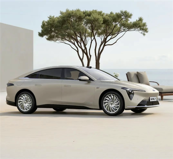 至境L7首搭 别克发布“真龙”增程混动：亏电不再是条虫