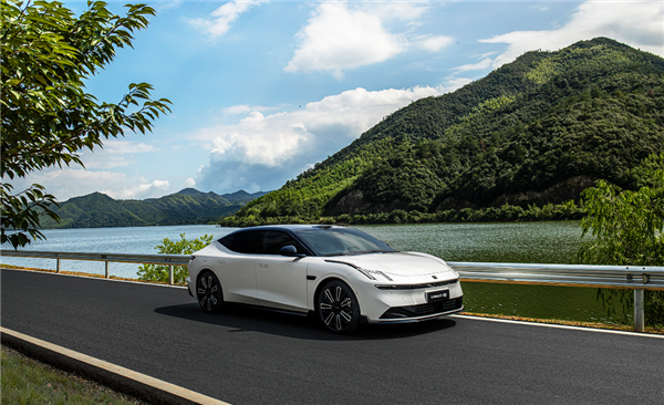 19.2万起 领克中大型插混轿车10 EM-P预售：全系四驱+激光雷达