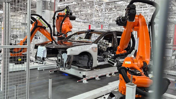 陈震：尊界S800内饰面差和缝隙要求比劳斯莱斯幻影还高！