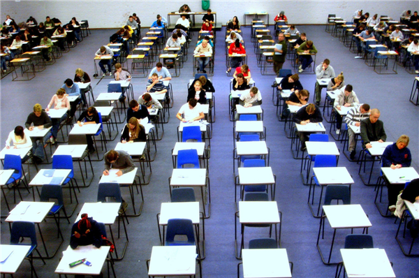 17000元培训费退款需17年 中公教育回应：2万要退40年