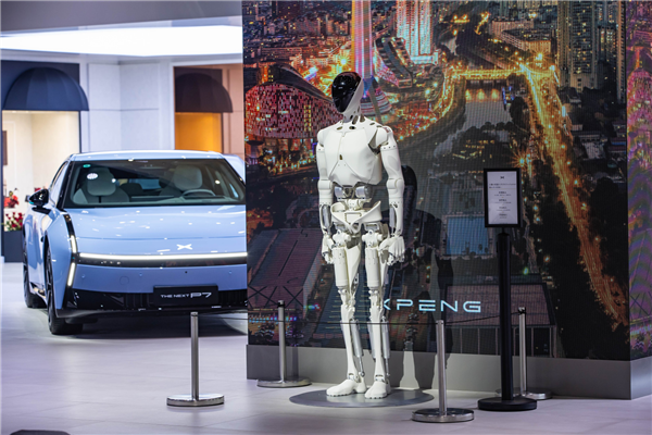 小鹏汽车携AI科技全明星阵容亮相成都车展！全新小鹏P7成C位