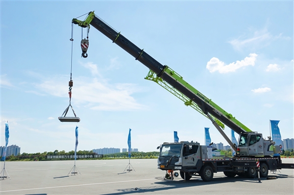 12分钟超充 410公里纯电续航：岚海智混如何解决三大出行痛点