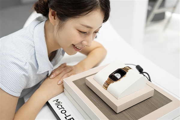 三星展示全球最亮Micro LED智能手表：亮度突破6000nit