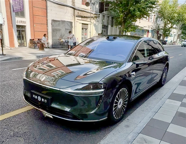 鸿蒙智行颜值最高！享界S9T实车曝光：再给BBA上上强度