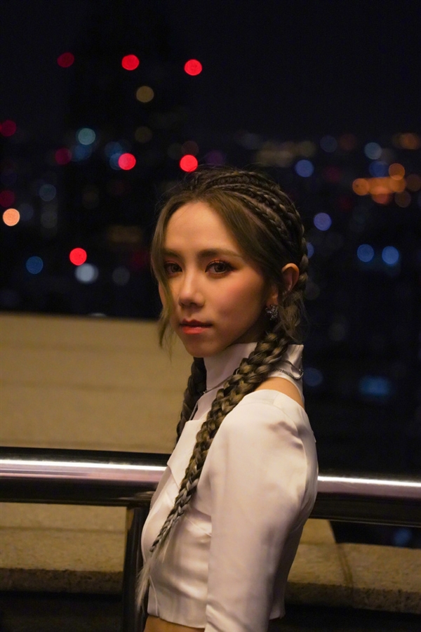 邓紫棋对话李诞自曝投资“战绩”：连投三家科技公司都赚钱 已经赚了10倍 早于ChatGPT爆火之前