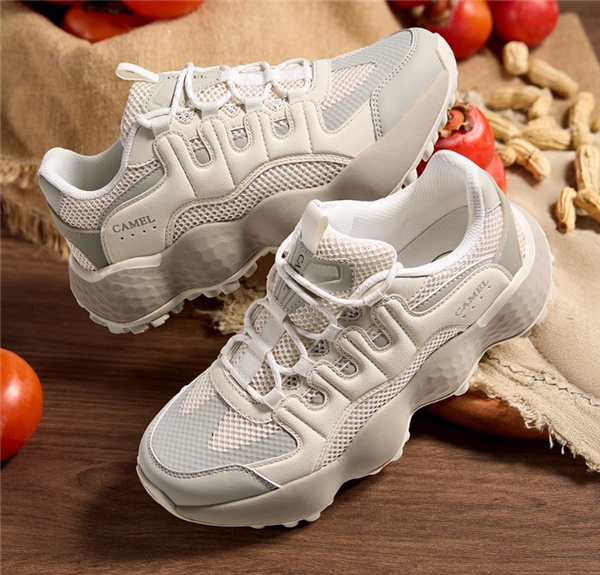 1.8折骨折价！骆驼花生复古运动鞋139元抄底