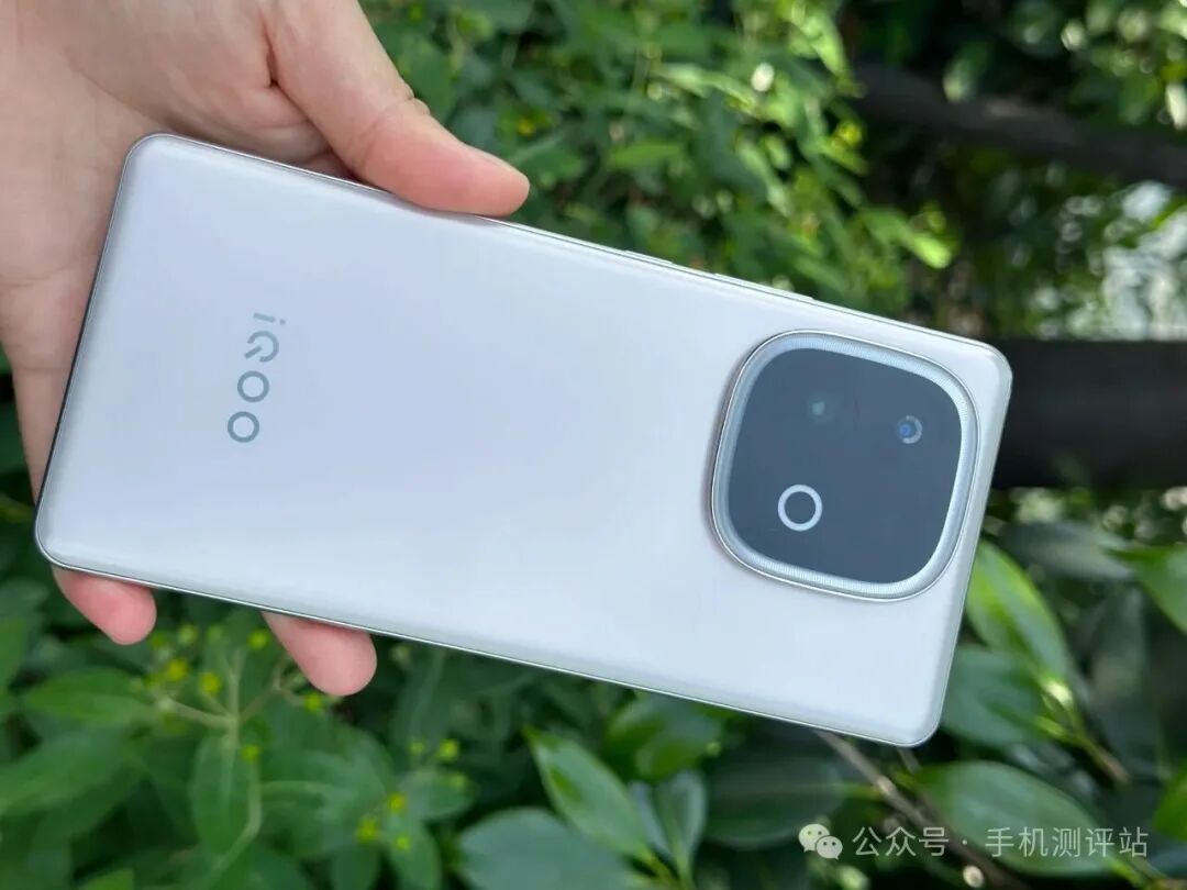 2025年9月，“1500元左右”最值得买的4款手机