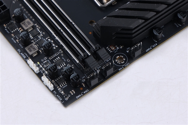 武士出击！影驰联盟B860M WiFi黑武士主板评测