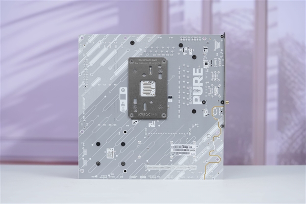 极地纯白设计！蓝宝石PURE极地B850M WIFI主板图赏