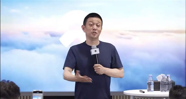 8月狂卖3.1万台 李斌甘愿挨批