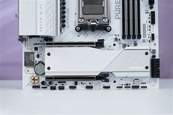 极地纯白设计！蓝宝石PURE极地B850M WIFI主板图赏