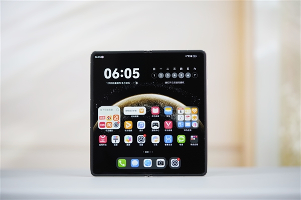 二季度折叠屏手机出货量排名：华为斩获45%份额 全球第一