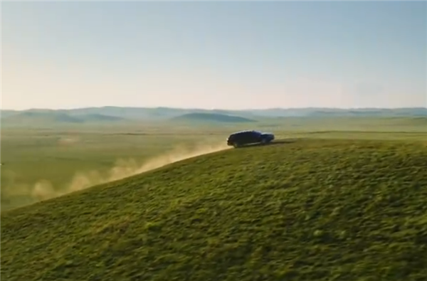 华为双绝技加持！享界S9T底盘实测首发：过750mm长大坑如履平地