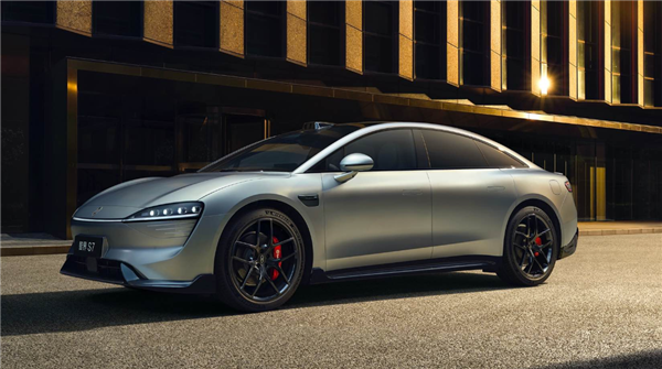 余承东一天连发三车全部卖爆！鸿蒙智行上周新增订单3.5万台