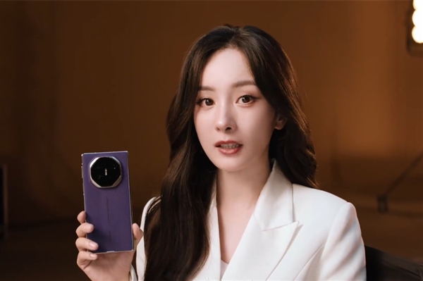 华为Mate XTs非凡大师亮相：3K大屏 新增两款配色