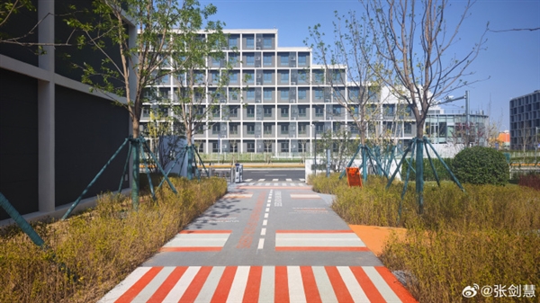 这环境感受下！小米公寓来了 月租金1999元！雷军：应届生优先入驻