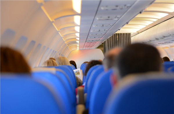 一航班颠簸严重备降石家庄 乘客：好多人被吓哭了