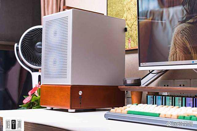 MATX的兼容性和ITX精致感! 乔思伯T7机箱电脑装机实录