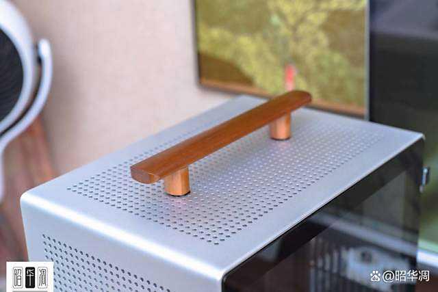 MATX的兼容性和ITX精致感! 乔思伯T7机箱电脑装机实录